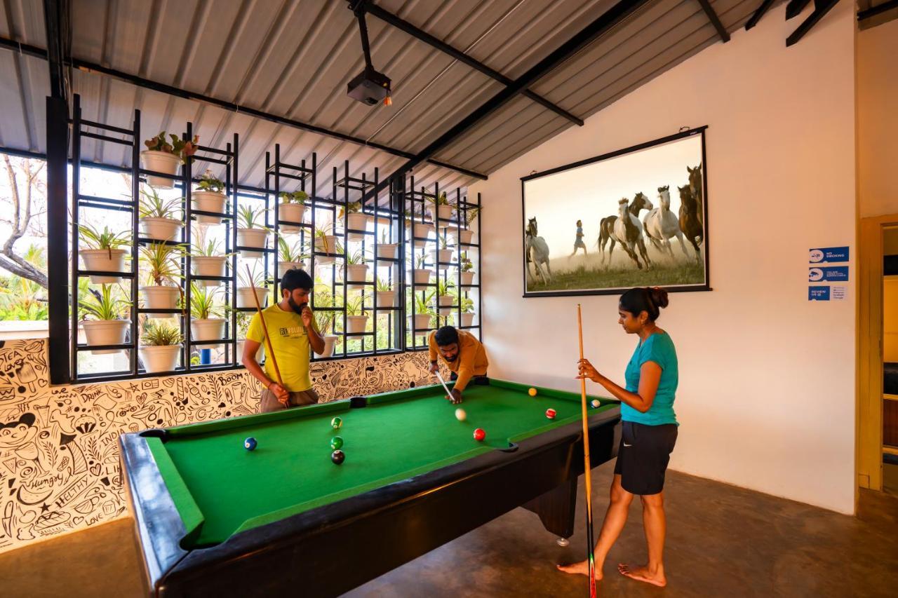 Shalom Backpackers Anjuna Goa Exterior photo