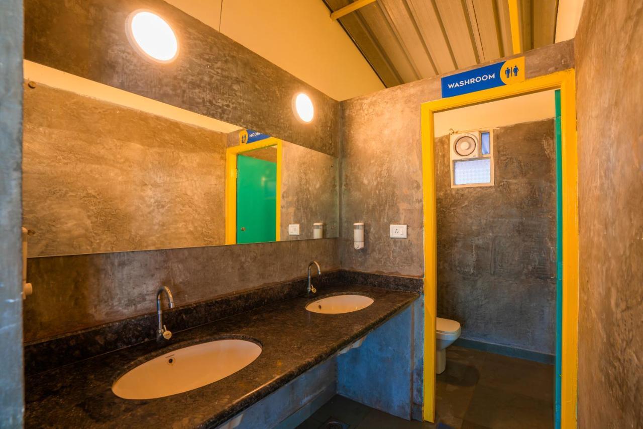 Shalom Backpackers Anjuna Goa Exterior photo